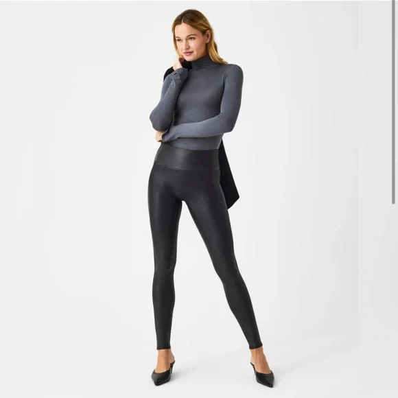 💘 SPANX 2437 Faux Leather Leggings - Black - Picture 3 of 6